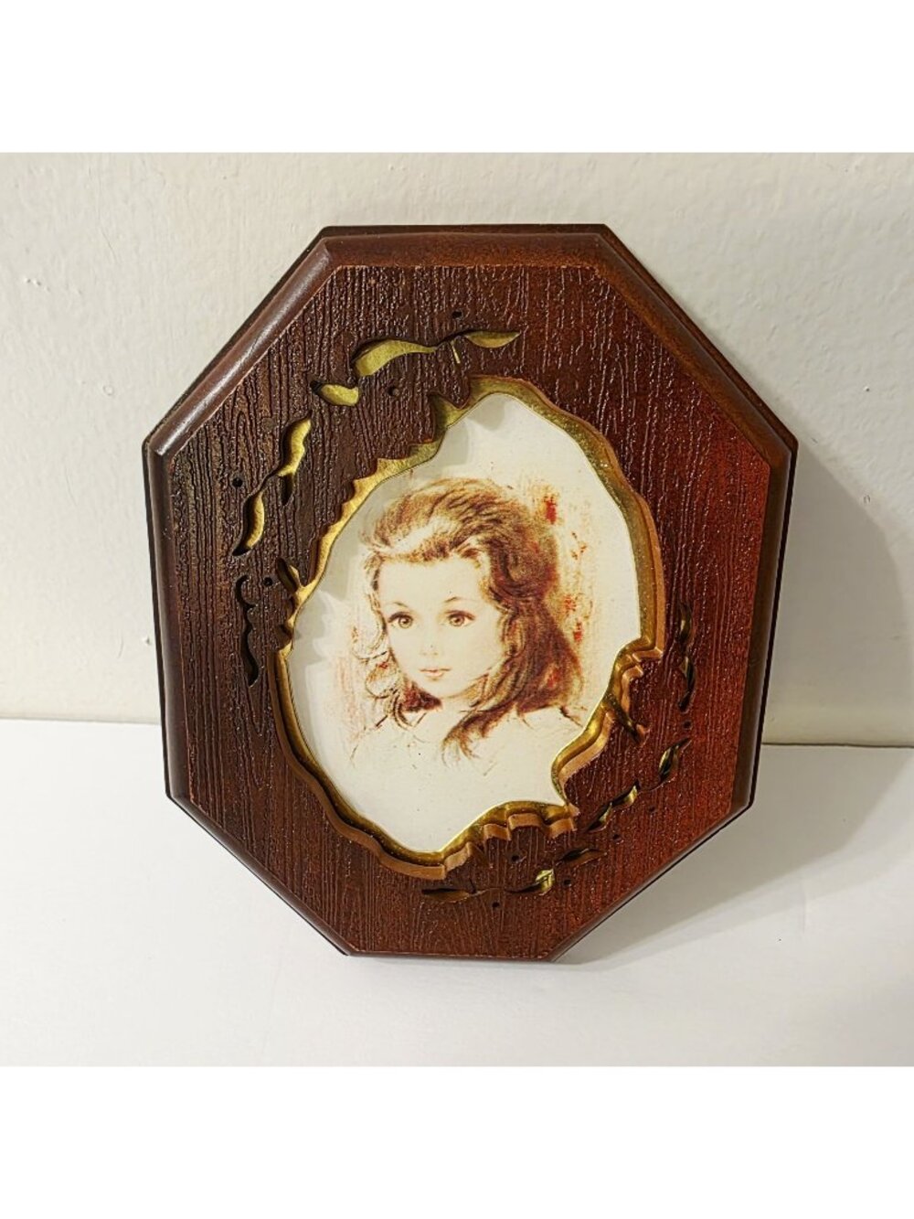 Vtg HL British Reg Design Ornate Octagon Faux Wood Wall Photo Picture Frame